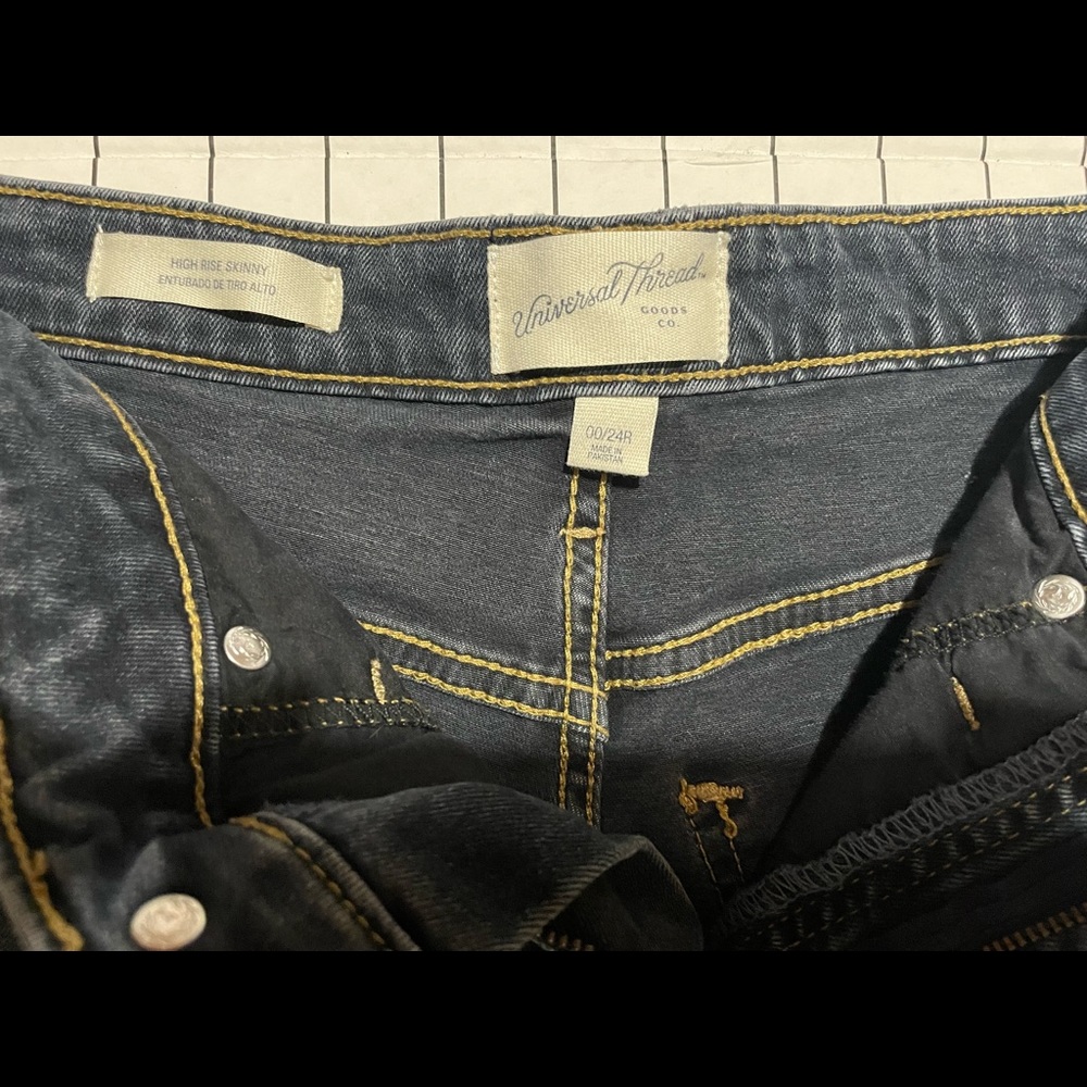 Universal Thread High Waisted Skinny Jeans / Mom Jeans